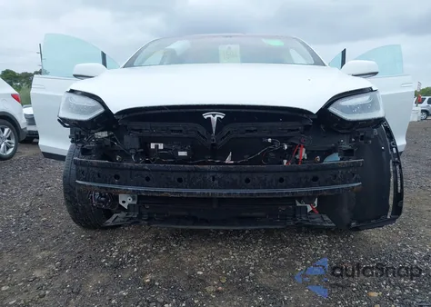 2016 Tesla Model X 75D/P100D/P90D из США, поврежденный, VIN 5YJXCBE4XGF013718